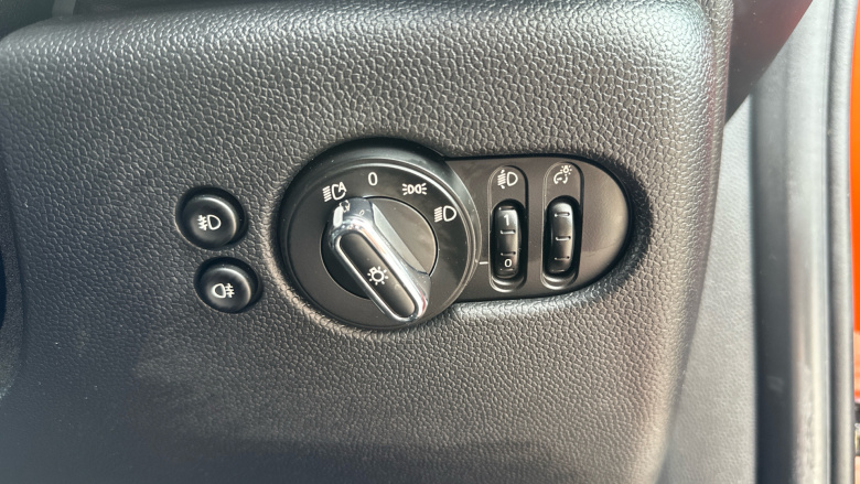 MINI Hatchback 2.0 Cooper S Sport II 3dr Auto Petrol Hatchback